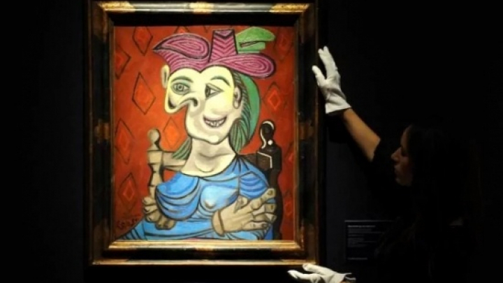 «Сидящая женщина в голубом платье» Пабло Пикассо продана за $45 млн