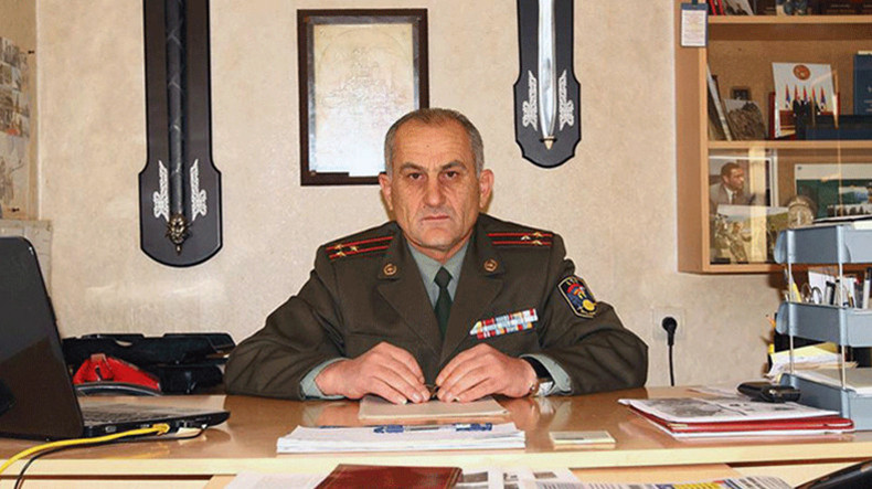 Сенор Асратян: ВС Азербайджана из стрелкового оружия продолжают нарушать режим прекращения огня