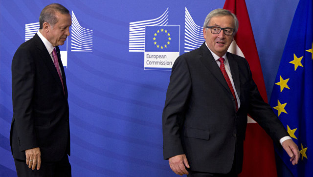 Юнкер: Восстановление смертной казни в Турции «захлопнет дверь» ЕС