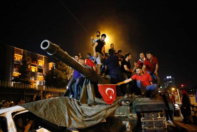 Ռազմական հեղաշրջման փորձից մեկ տարի անց Թուրքիան խորը ճգնաժամի մեջ է