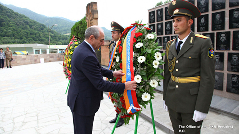 Президент Арцаха наградил группу воинов-освободителей села Ванк медалью «За боевые заслуги»