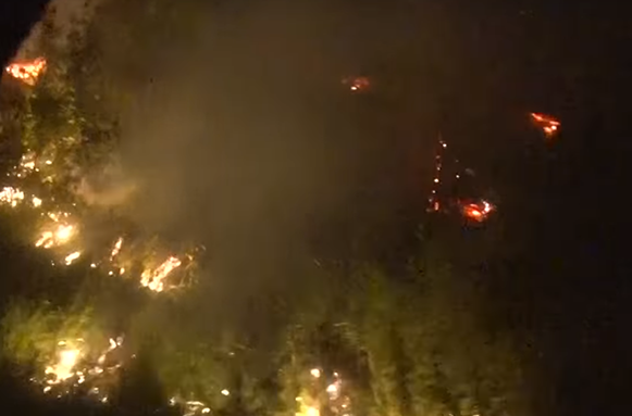 В Вайоцдзорской области Армении вторые сутки бушует природный пожар