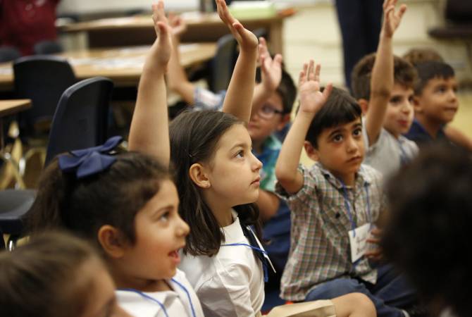 Կալիֆոռնիայի Մաունթին-Վյու քաղաքի տարրական դպրոցում երեխաները հայերեն են սովորում