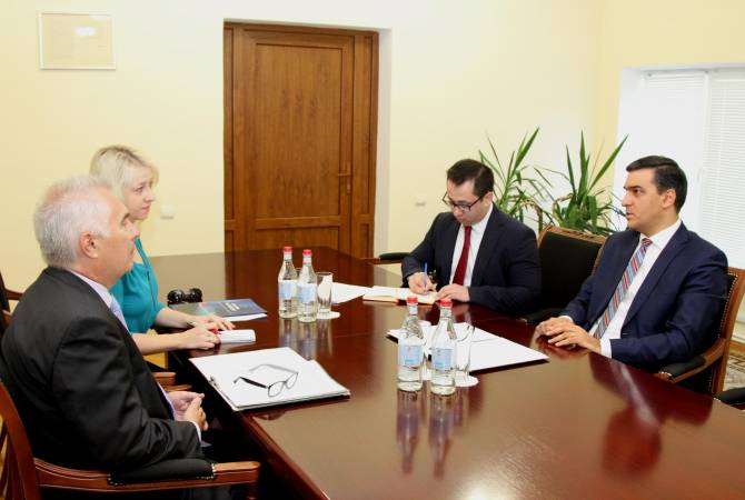Արման Թաթոյանը հանդիպել է Հայաստանում ԵՄ պատվիրակության ղեկավարի հետ
