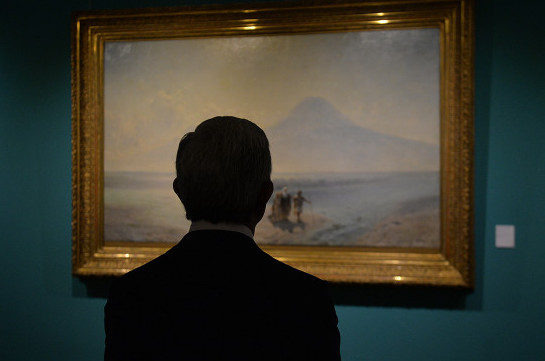Президент Армении посетил выставку, посвященную 200-летию со дня рождения Айвазовского