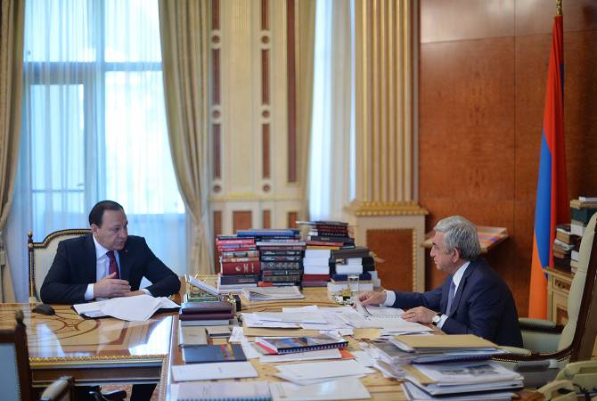 Նախագահ Սարգսյանին Կադաստրի պետական կոմիտեի նախագահը զեկուցել է ոլորտում իրականացվող բարեփոխումների վերաբերյալ