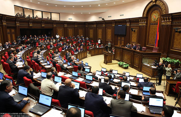 Парламент принял во втором чтении законопроект «О воинской службе и статусе военнослужащего»