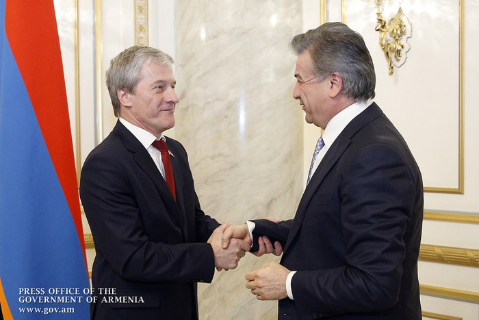 Премьер Армении заявил о важности привлечения белорусского капитала в СЭЗ Мегри
