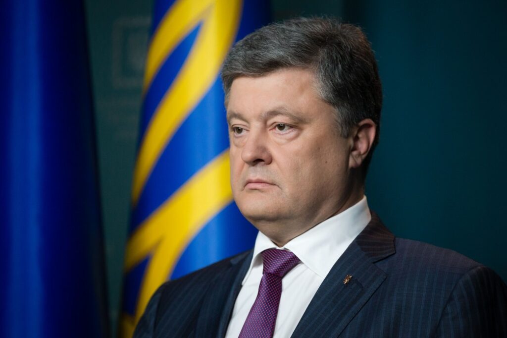 Украинский медиамагнат подал в суд на Порошенко
