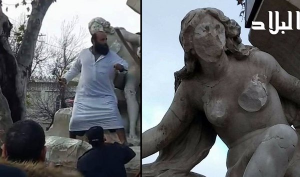 Религиозный фанатик в Алжире набросился с молотком на статую