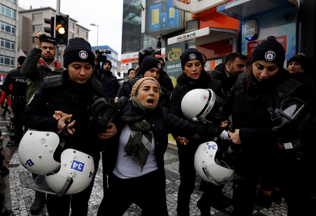 По всей Турции идут аресты противников военной операции “Оливковая ветвь” в САР