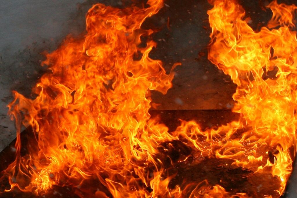 В сгоревшем доме в Армавире обнаружено тело мужчины