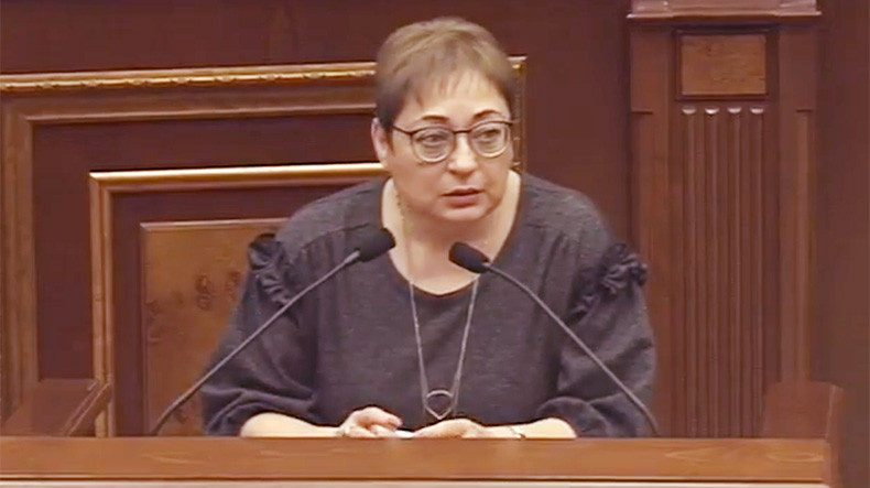 В парламенте Армении призвали объявить в международный розыск азербайджанских убийц