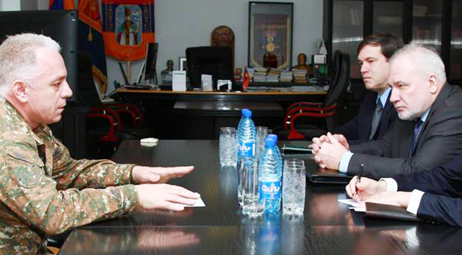 Глава Минобороны Арцаха представил сопредседателям МГ ОБСЕ оперативную обстановку на передовой