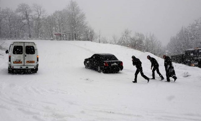 Հայաստանի որոշ ավտոճանապարհներին ձյուն է տեղում