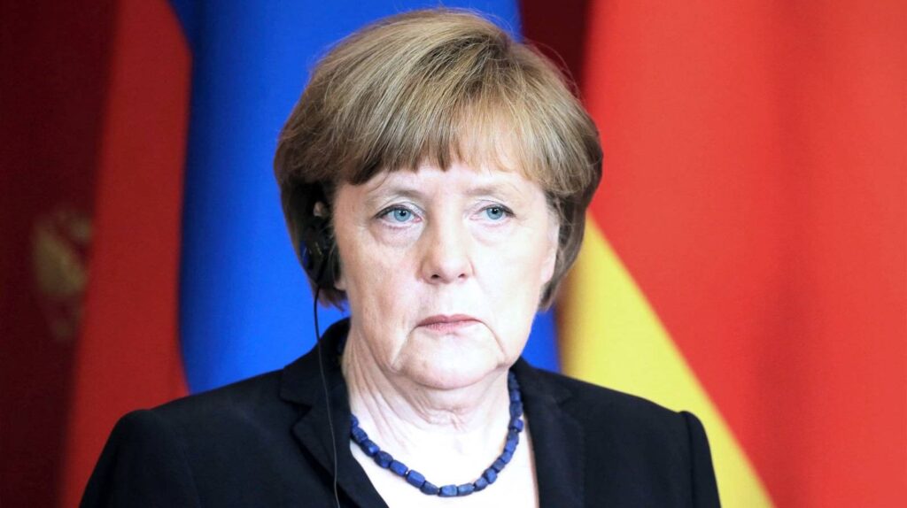 Саакашвили попросил помощи у Меркель и ЕС