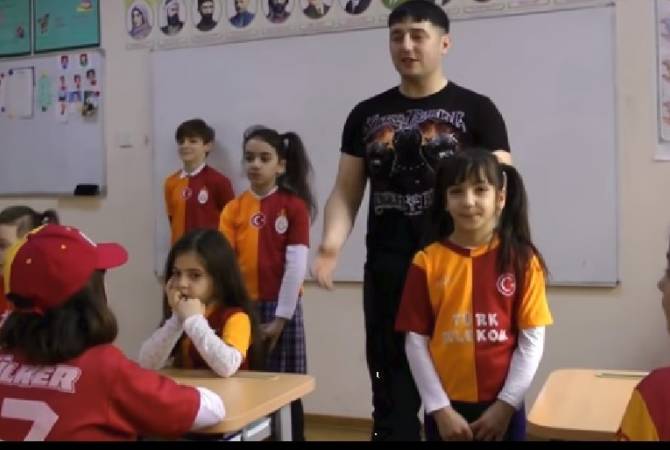 Շարունակվում է հայերի հետ բարեկամության կոչերի պատճառով աշխատանքից հեռացված ադրբեջանցի ուսուցչի գործով դատավարությունը