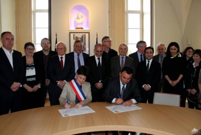 Բարեկամության հռչակագիր է կնքվել Ֆրանսիայի Բուրգ դե Պեաժ և Արցախի Մարտունի քաղաքների միջև