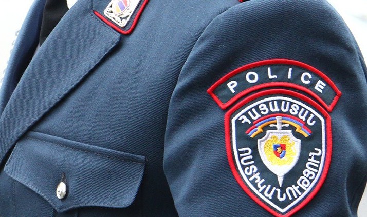 Нападение на полицейский участок в Бюрегаване: Ранен полицейский