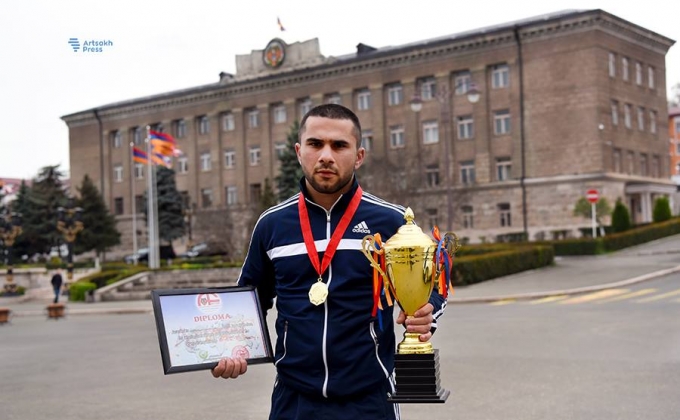 Арцахский спортсмен стал чемпионом, одержав молниеносную победу
