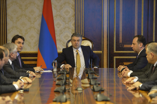 Исполняющим обязанности премьера Армении стал Карен Карапетян