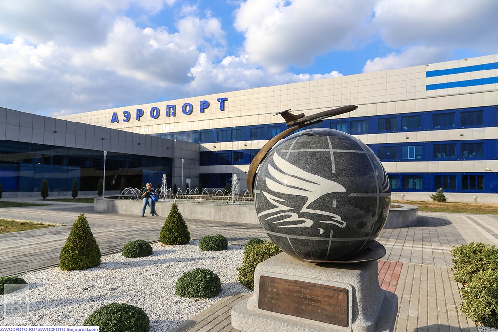 Самолет Москва-Гюмри совершил вынужденную посадку в Минводах