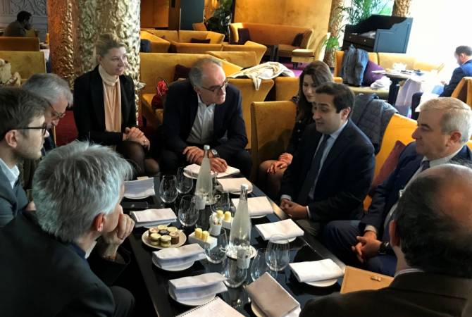 Արցախի ԱԺ նախագահը հանդիպել է ֆրանսիացի լրագրողների հետ