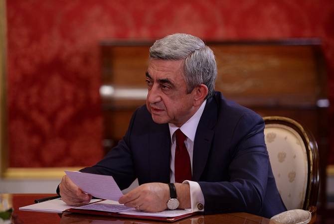 Հայաստանում երկրի ղեկավարի նկարը պետական հիմնարկներում կախելու պարտադրանք երբեք չի եղել