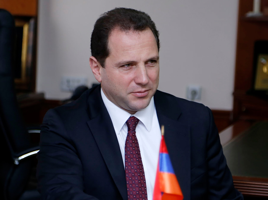 Глава Минобороны Армении пообещал повысить боеготовность армии