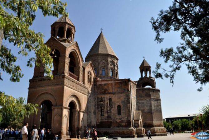 После Апрельской войны Армянская церковь выделила 59 млн драмов в помощь нуждающимся: Эчмиадзин
