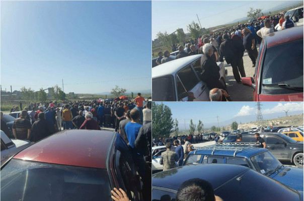 Բողոքի ակցիա՝ Արարատի ցեմենտի գործարանի մոտ, բեռնատարները փակել են գործարանի մուտքը