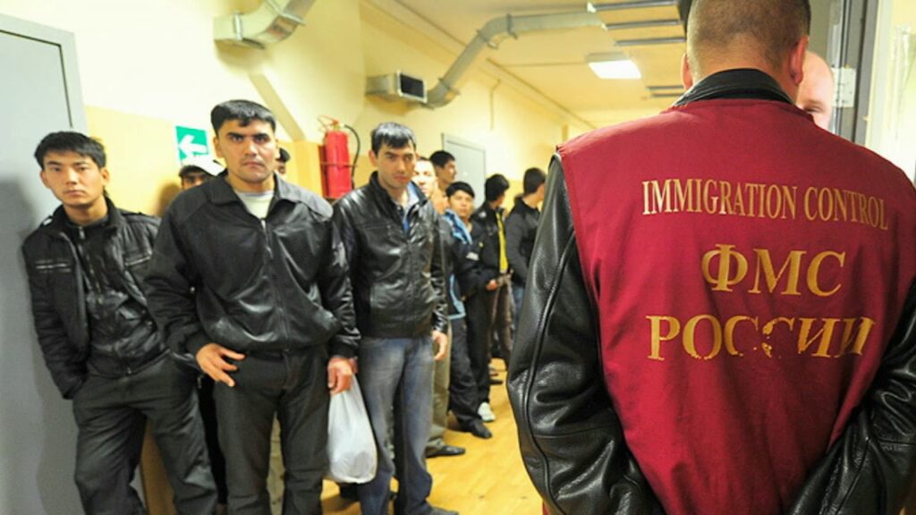 В России для трудовых мигрантов введут новые ограничения