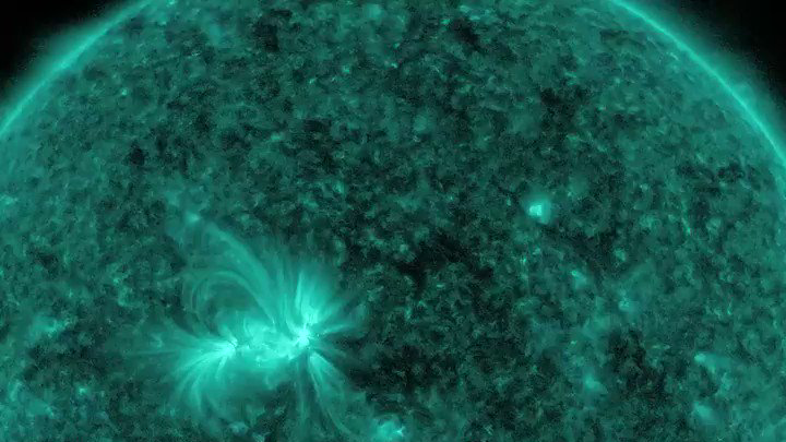 NASA показало “голубое” Cолнце