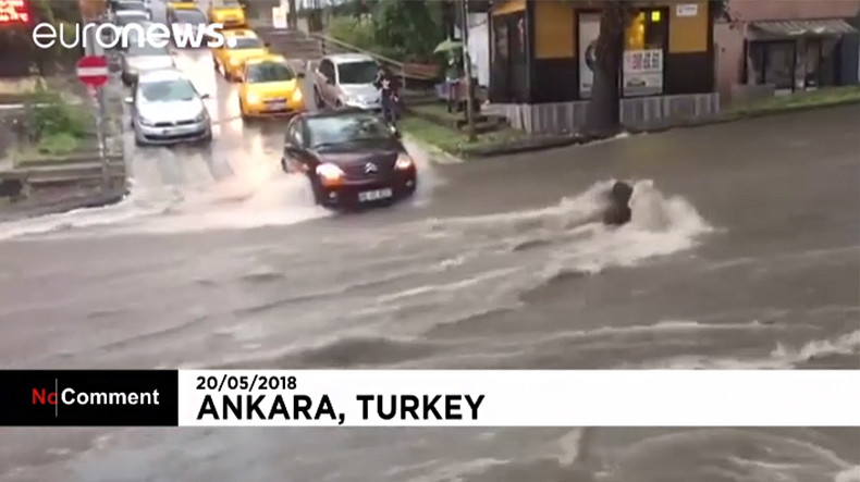 Дождь превратил Анкару в огромный бассейн: СМИ