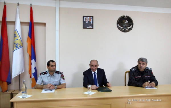 Президент Арцаха представил сотрудникам полиции новоназначенного руководителя