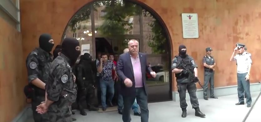 СНБ представила результаты обысков в особняке Манвела Григоряна (видео)