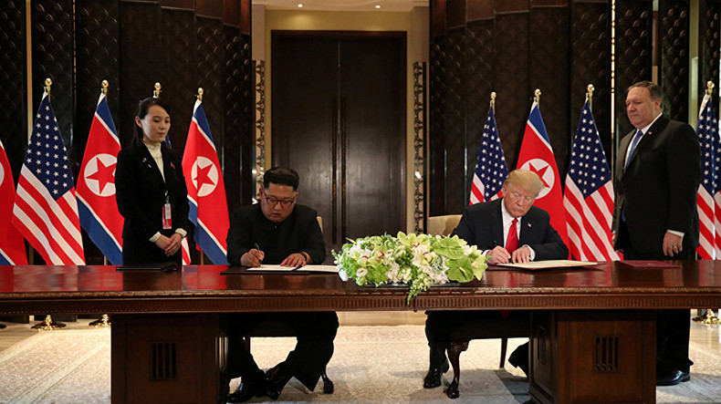 Президенты США и КНДР подписали итоговый документ после саммита в Сингапуре