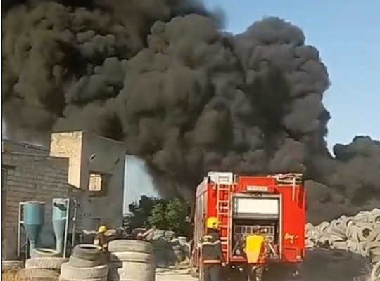 На территории сталелитейного завода в Баку снова начался пожар