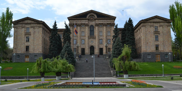Парламент одобрил ходатайство генпрокурора об уголовном преследовании Манвела Григоряна