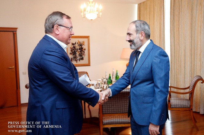 Премьер Армении обсудил в Москве вопросы расширения деятельности банка ВТБ в РА