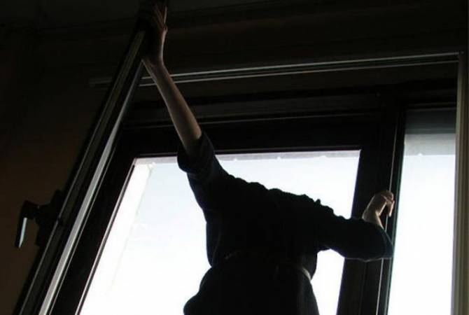 Բաքվում 14-ամյա աղջիկը մոր հետ վեճի պատճառով նետվել է պատուհանից