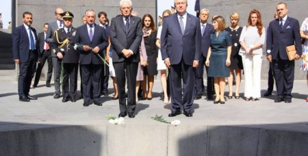 Իտալիայի նախագահը Ծիծեռնակաբերդում հարգեց Հայոց ցեղասպանության զոհերի հիշատակը