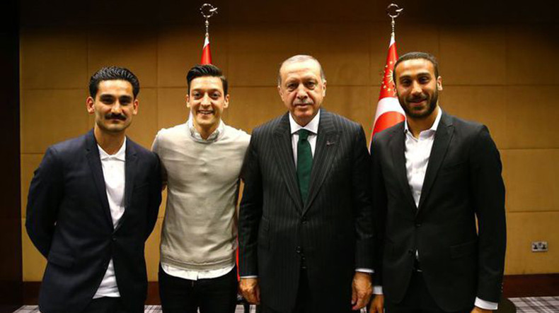 В Германии прокомментировали недовольство скандальной фотографией игроков с президентом Турции Эрдоганом