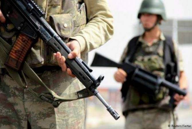 Թուրքիայում զինվորը պատանդ է վերցրել առևտրի կենտրոնի աշխատակիցներին