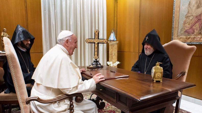 Католикос всех армян Гарегин Второй в Ватикане встретился с Папой Римским Франциском