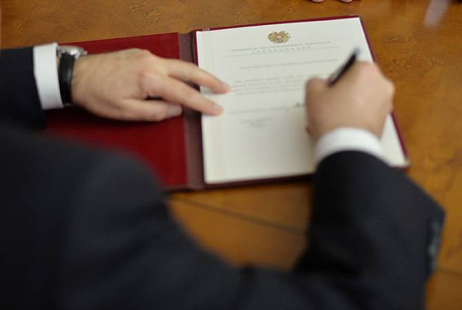Արմեն Սարգսյանը ստորագրել է Ազգային ժողովի ընդունած ՀՀ օրենքը