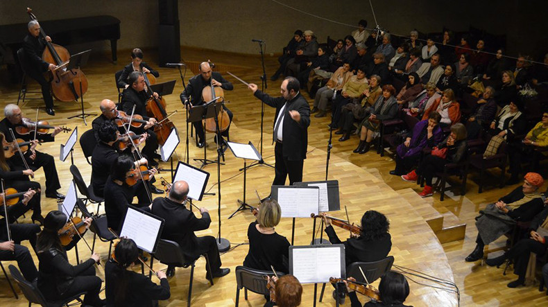 Կամերային նվագախումբը ներկայացրել է Շյոնբերգի «Պայծառակերպված գիշեր»-ը