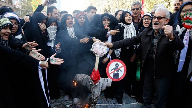 Իրանում բողոքի զանգվածային ցույցեր են անցկացվում ամերիկյան պատժամիջոցների դեմ