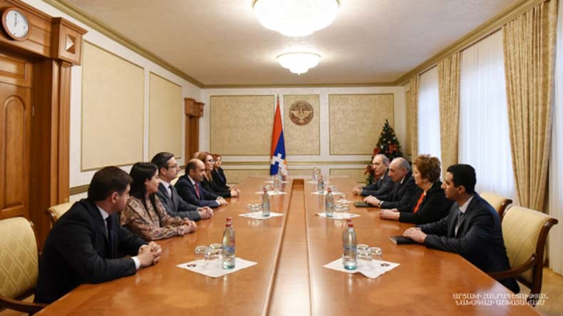 Президент Арцаха Бако Саакян обсудил с Эдмоном Марукяном вопросы внешней политики