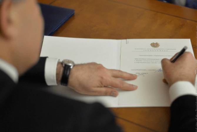 Президент Армен Саркисян назначил 12 министров, правительство Армении сформировано